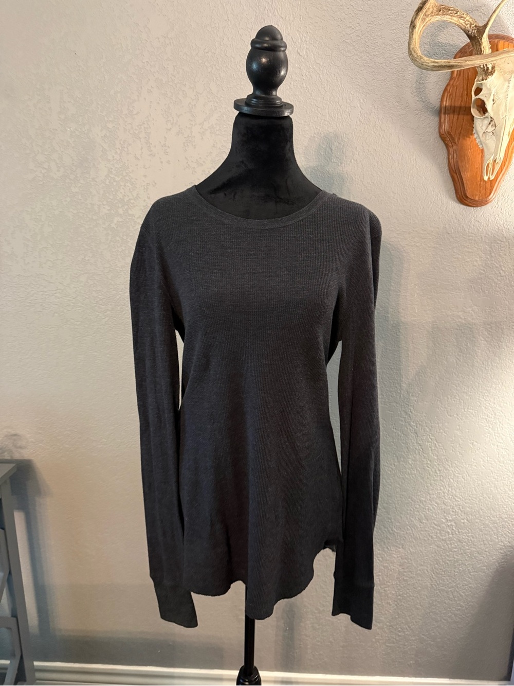 Old Navy Charcoal Long-Sleeve Crewneck Top